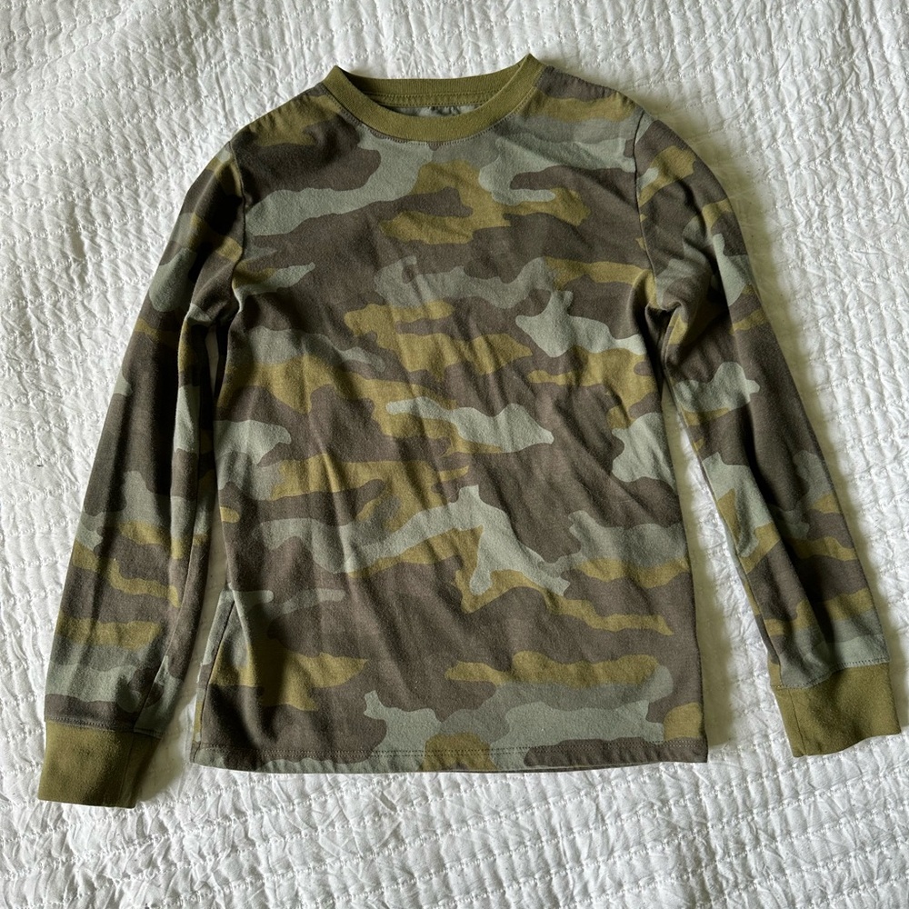 Boys Cat and Jack long sleeve shirt size medium 8/10.